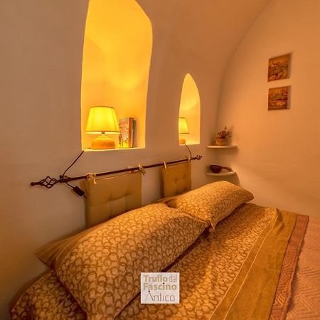 Trullo Dal Fascino Antico Villa Локоротондо Екстериор снимка