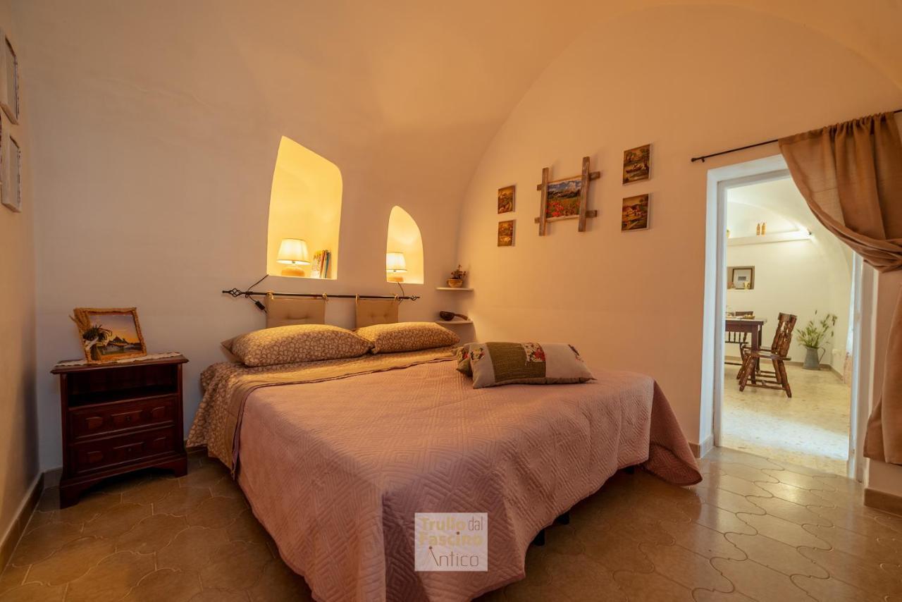 Trullo Dal Fascino Antico Villa Локоротондо Екстериор снимка